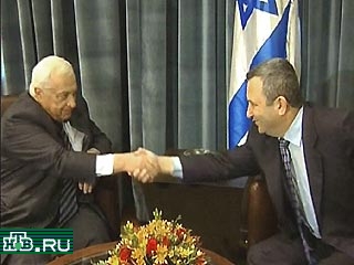 На встрече премьер-министр Израиля Ариэля Шарона и бывшего главы кабинета министров Эхуда Барака шла речь о формировании коалиционного правительства