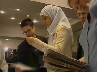 По мнению баварских парламентариев, голосовавших за закон, хиджаб стал не столько религиозным, сколько политическим символом