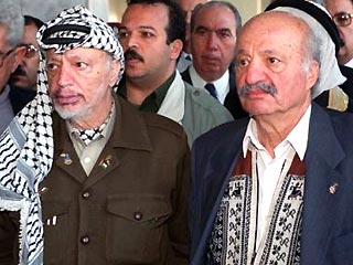 Фатхи Арафат, младший брат Ясира Арафата, скончался от рака в Каире, сообщает израильская газета "Едиот Ахронот" со ссылкой на источники в Египте. Доктор Фатхи Арафат возглавлял Организацию Красного полумесяца в Палестине