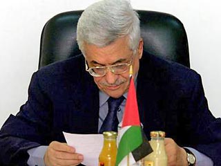 Чиновники Минобороны не считают, что воскресный инцидент, во время которого вооруженные палестинцы обстреляли окружение Аббаса, убив двух охранников, был покушением на самого Аббаса