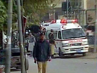 В Пакистане в результате взрыва бомбы в кинотеатре погибли два человека, 29 ранены