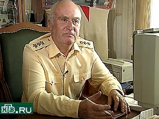 Бывший командующий Черноморским флотом Эдуард Балтин утверждает, что причиной аварии атомной подводной лодки "Курск" стало ее столкновение с американской субмариной.