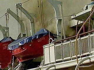 Южнокорейские морские спасатели потушили пожар на российском траулере "Алмаз", горевшем в территориальных водах Республики Корея