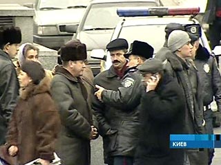 Силовые министерства и ведомства Украины готовы "быстро и твердо пресечь беззаконие"