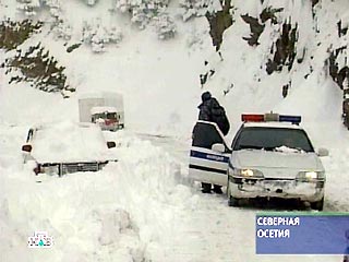 На Северном Кавказе за последние сутки сошло более 20 лавин, в результате как минимум двое погибли