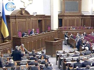 Парламент Украины принял за основу пункт постановления о признании недействительными результатов второго тура выборов президента 21 ноября