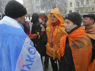 Сторонники как Ющенко, так и Януковича выступили "за мир и спокойствие в нашей стране"
