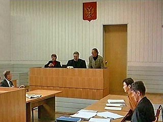 Новосибирский областной суд приговорил к пожизненному заключению Михаила Юдина, обвиняемого в совершении серии убийств, изнасилованиях, а также в кражах, похищении и уничтожении официальных документов