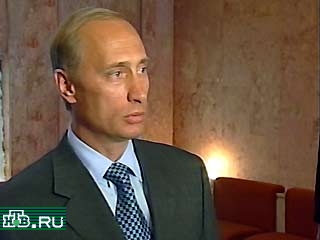 Президент РФ Владимир Путин возвратился в Москву из Ялты, где принимал участие в неформальной встрече глав государств СНГ