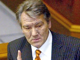 Виктор Ющенко призвал действующего президента Украины Леонида Кучму немедленно отправить правительство Виктора Януковича в отставку