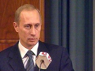 Президент России Владимир Путин считает, что в отношениях Москвы и Анкары "открыта новая страница", и это связано с тем, что обе стороны отказались от прежних стереотипов