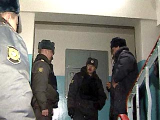 В подъезде жилого дома Зеленограда обнаружен подозрительный предмет: жильцы эвакуированы