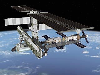 ЦУП утверждает, что на МКС "идет штатная подготовка к приему космического грузовика", который доставит на станцию продукты и воду, а об эвакуации речи не идет