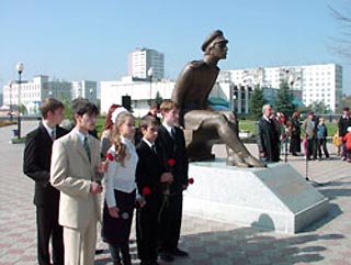 Во Владикавказе похищен 700-килограммовый памятник Лермонтову
