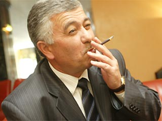 Генпрокуратура Таджикистана обвиняет Махмадрузи Искандарова в хищениях на сумму в 2 миллиона долларов в бытность директором "Таджикгаза"