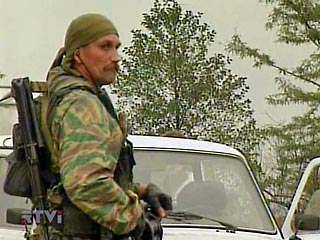 В Чечне вооруженные преступники похитили троих мужчин, в том числе сотрудника республиканского МВД