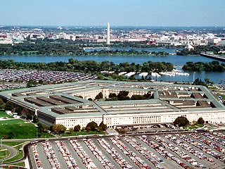 Пентагон предупредил Германию о возможности ухудшения отношений с США, если германское правосудие начнет рассмотрение иска против министра обороны США Дональда Рамсфельда