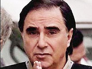 Старший сын бывшего чилийского диктатора Аугусто Пиночета - Аугусто Пиночет Ириарт приговорен к 541 дню тюремного заключения условно и выплате 300 тыс. чилийских песо ($520) за хранение краденого и незаконное владение оружием
