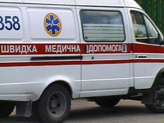 В Кировоградской области Украины автомобиль "Москвич" совершил наезд на колонну военнослужащих. В результате ДТП 8 военнослужащих получили переломы и травмы различной степени тяжести