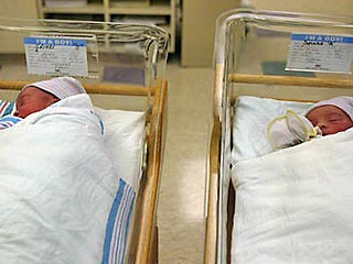 Две сестры-близняшки родили в один день по паре близнецов. Это необычное событие произошло во вторник в американском штате Джорджия
