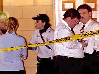 В США матери шестерых детей предъявлено обвинение в жестоком обращении с детьми после того, как одна из её дочерей была обнаружена мертвой в мотеле в Орландо