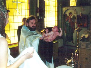 По мнению Патриарха, недопустимо взимание какой-либо платы за совершение таинств, в особенности крещения