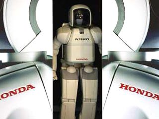 Японский электронный робот-гуманоид "Асимо" максимально приблизился к человеку