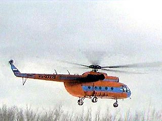 Поиски с вертолета начались 14 декабря, но в этот день из-за сильного снегопада они не дали результатов. 15 декабря в районе поиска вертолет обнаружил двух человек и сбросил им груз с запиской