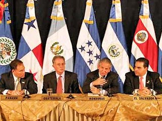 Бывшие главы государств Центральной Америки, являющиеся членами Центральноамериканского парламента, впредь не смогут рассчитывать на судебную неприкосновенность. Такое решение приняли участники регионального саммита, завершившегося в среду в Сан-Сальвадор