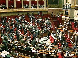В четверг парламент Франции принял в первом чтении статью законопроекта, направленного на борьбу с рецидивной преступностью. Эта статья позволяет обязывать людей, виновных в сексуальных преступлениях, после выхода на свободу носить электронный браслет