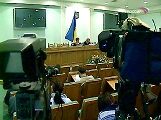Центральная избирательная комиссия Украины обещает выполнить решение Конституционного суда о праве инвалидов голосовать вне избирательных участков