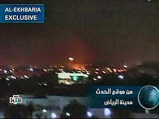 В столице Саудовской Аравии - Эр-Рияде прогремело два сильных взрыва, сообщает РИА "Новости"