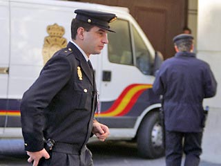 Национальная полиция Испании арестовала в среду вечером в Мадриде группу украинцев, которые занимались вымогательством у своих соотечественников