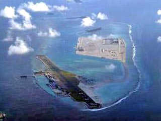 В результате удара гигантских волн-цунами по Мальдивским островам, вероятно, серьезно пострадал коралловый барьер, защищавший их от океана. Поэтому это крошечное государство может потерять большую часть своей территории