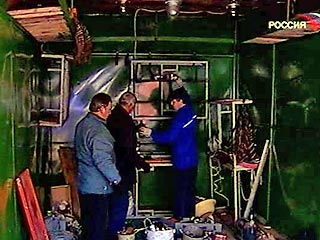 В Москве неизвестные преступники похитили из гаража пенсионерки сейф, в котором находились валюта и драгоценности, общей стоимостью около 1,3 млн рублей