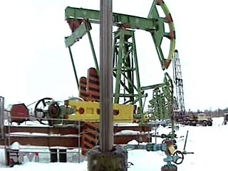 НК ЮКОС с учетом "Юганскнефтегаза" в первых числах января снизила ежесуточную добычу нефти на 2,5 тыс. тонн - до 224,171 тыс. тонн по сравнению с декабрем прошлого года, сообщил Агентству нефтяной информации представитель нефтяной компании