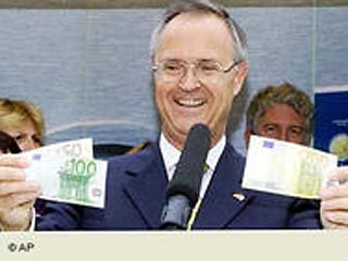 Россия и Польша хотят досрочно погасить свои внешние долги - германский министр финансов Ханс Айхель только в 2005 году надеется получить более 5 млрд евро