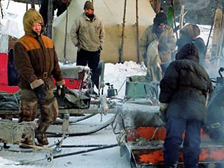 Представители коренных малочисленных народов севера Сахалина (Дальний Восток) с 20 января 2005 года начнут бессрочную акцию "Зеленая волна" по пикетированию нефтяных объектов в Охинском и Ногликском районах острова
