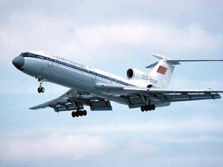 В небе над Новосибирском у самолета Ту-154 оказал двигатель