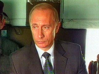 Деятельность Путина в декабре 2003 не одобряли 14%, в декабре 2004 года 28% россиян (в 2 раза больше). Одобряли соответственно 84% и 69%