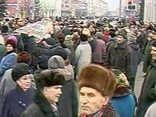 Ставропольские пенсионеры блокировали сегодня движение по центральным городским транспортным маршрутам. Они требуют возвращения льгот на проезд в общественном транспорте и на абонентскую плату за телефон