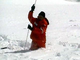 В Корякии из 11 человек, попавших под снежную лавину, выжили двое мужчин
