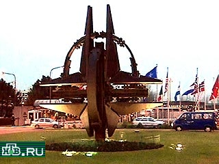 Словакия будет готова вступить в НАТО в 2002 году. Этот срок рассматривают как "абсолютно реальный" представители Северо-Атлантического альянса, которые в последнее время посещали эту страну