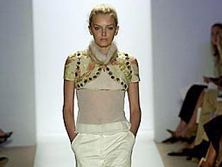 В Париже началась Неделя высокой женской моды весна-лето 2005 года