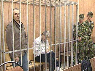 Суд продлил срок содержания Михаила Ходорковского под стражей до 14 мая