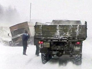 Автомагистраль Санкт-Петербург - Мурманск закрыта до утра вторника из-за снежных заносов