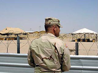 Заключенные лагеря Букка возле города Умм-Каср на юге Ирака подняли бунт. Американские охранники, пытаясь навести порядок, застрелили четырех иракцев и ранили еще шестерых