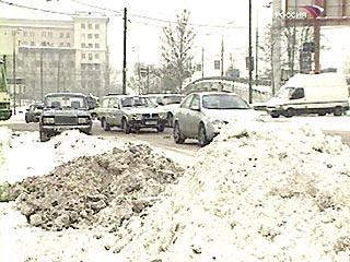 Зима в столичном регионе продлится до конца недели. Как сообщили в Росгидромете, сейчас столбик термометра в Москве показывает минус 11-13, по области - минус 11-16 градусов мороза