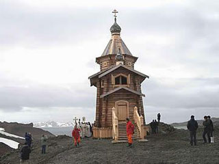 В новгородской области возводят точную копию первого православного храма Аарктиды
