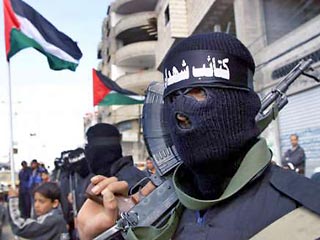 Движение "Фатх" - мощное крыло Организации освобождения Палестины - начинает охоту на миллионы долларов, которые, как полагают, скрыл бывший лидер этой организации Ясир Арафат